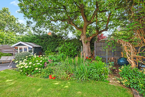 Bunting Close Walton